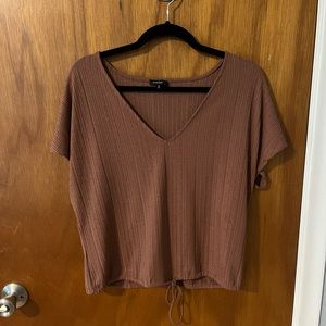 Dynamite cropped v neck tee